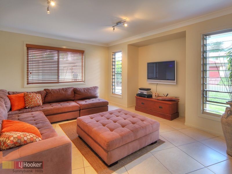 10 Hastings Close, Calamvale QLD 4116