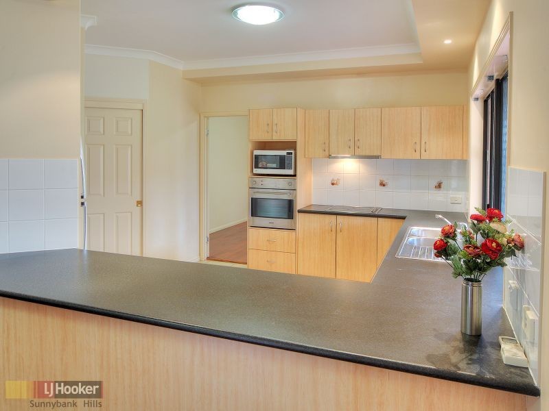 7 Romulus Street, Robertson QLD 4109