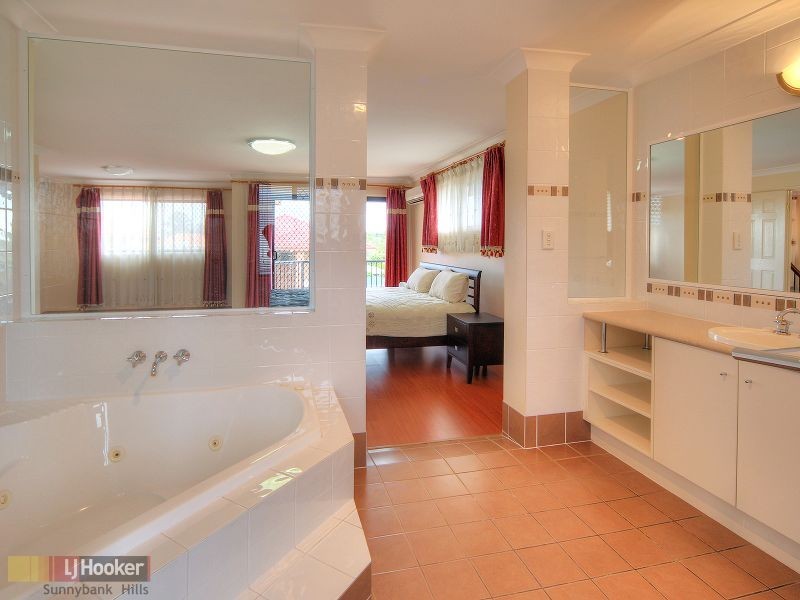 7 Romulus Street, Robertson QLD 4109
