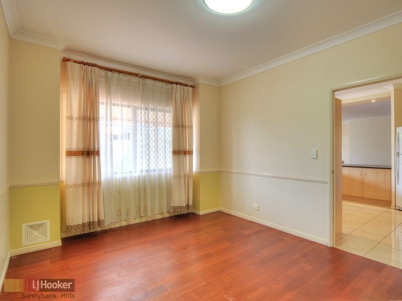 7 Romulus Street, Robertson QLD 4109