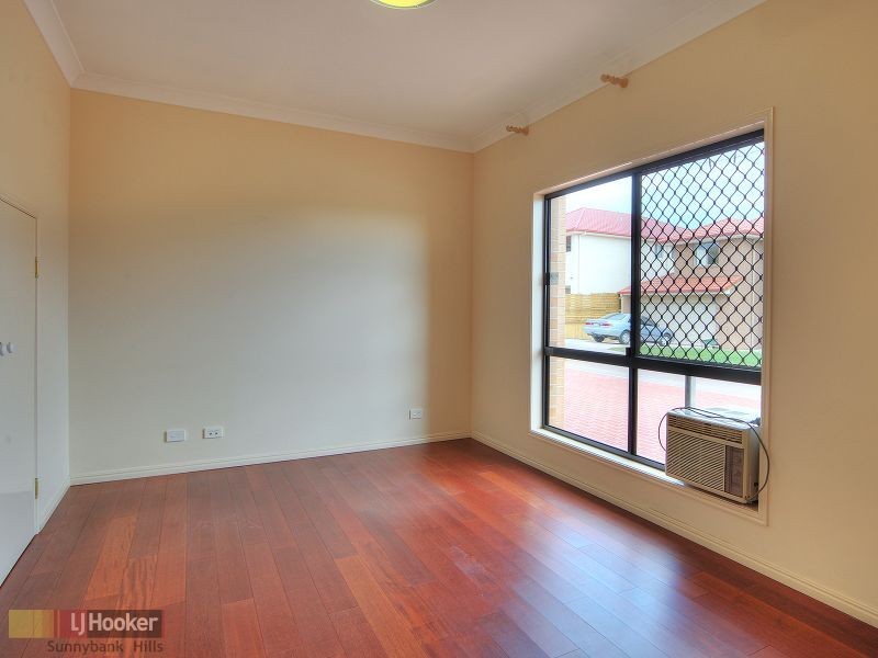 7 Romulus Street, Robertson QLD 4109