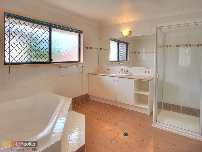 7 Romulus Street, Robertson QLD 4109
