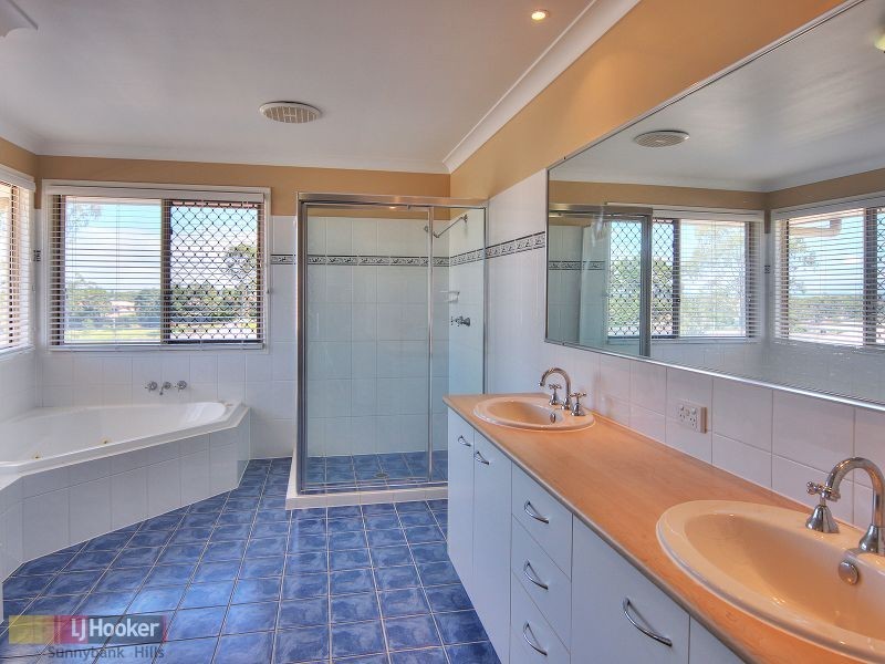 28 Vaucluse Place, Parkinson QLD 4115