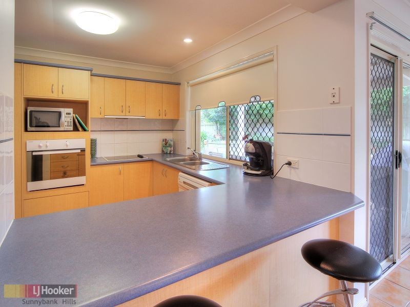 11 Yorkshire Place, Stretton QLD 4116