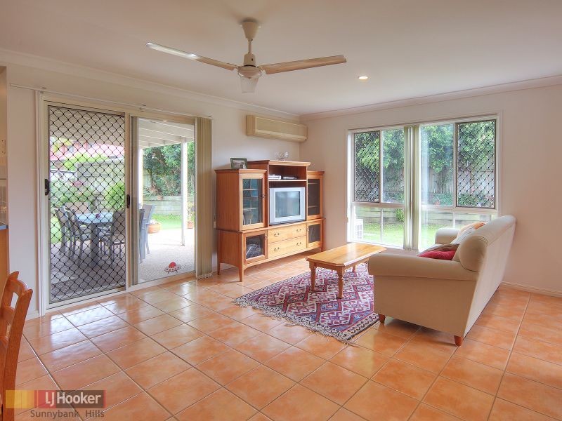 11 Yorkshire Place, Stretton QLD 4116