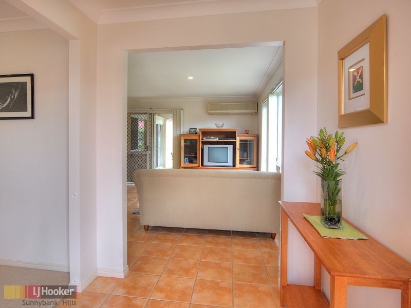 11 Yorkshire Place, Stretton QLD 4116
