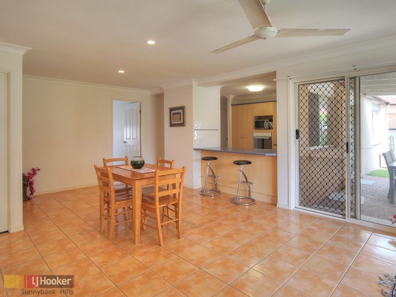 11 Yorkshire Place, Stretton QLD 4116