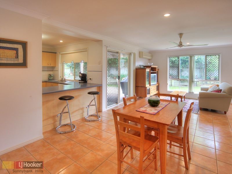 11 Yorkshire Place, Stretton QLD 4116