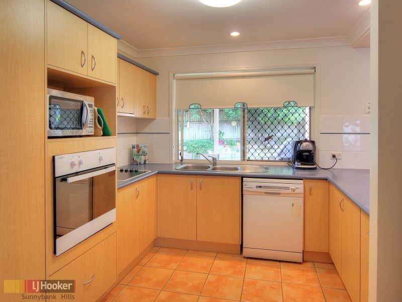 11 Yorkshire Place, Stretton QLD 4116