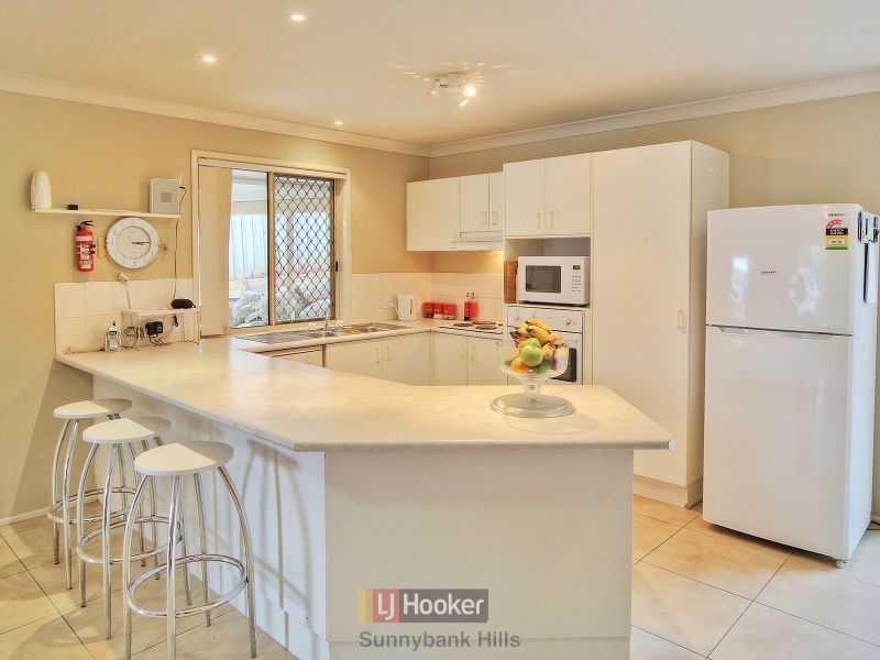 24 Housman Place, Calamvale QLD 4116