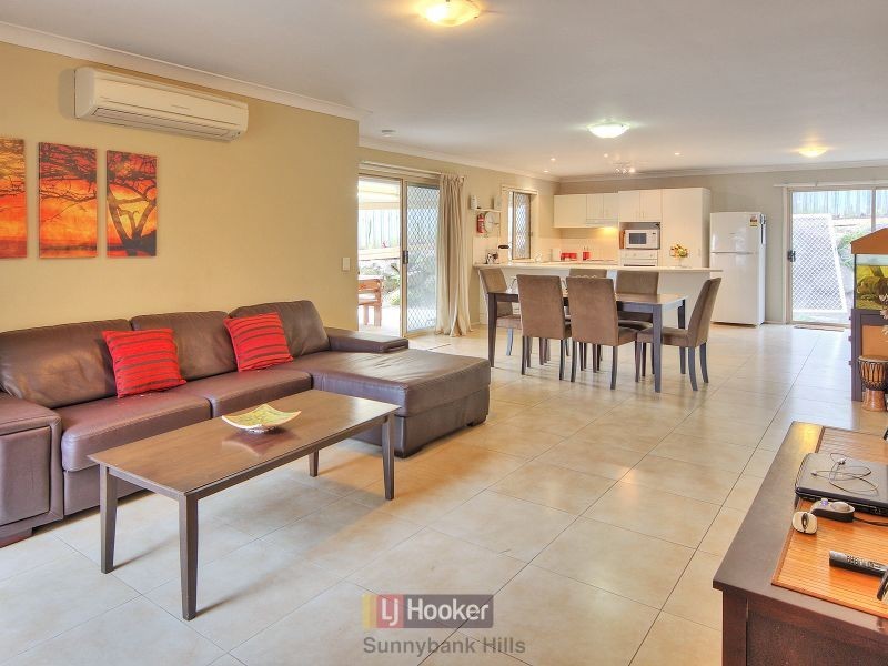 24 Housman Place, Calamvale QLD 4116