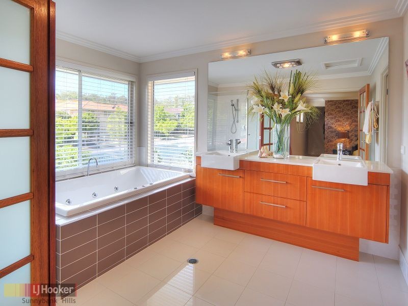 82 Birchwood Place, Stretton QLD 4116