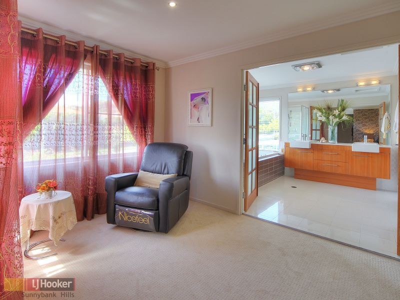 82 Birchwood Place, Stretton QLD 4116