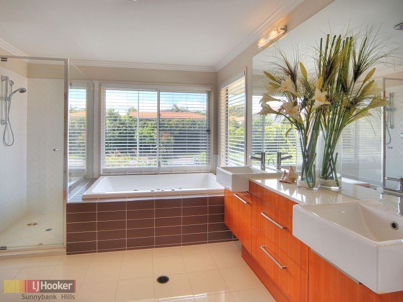 82 Birchwood Place, Stretton QLD 4116