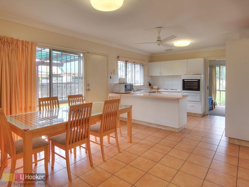 48 Chauvin Street, Robertson QLD 4109