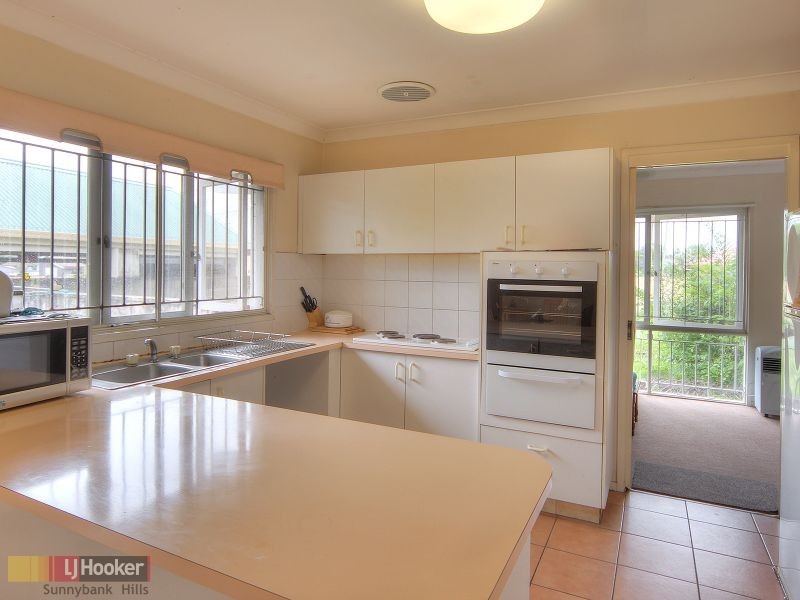 48 Chauvin Street, Robertson QLD 4109