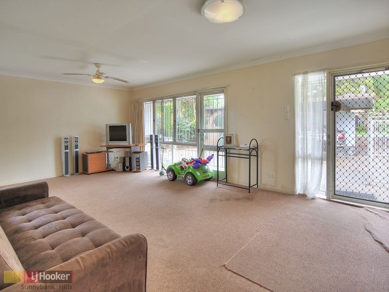48 Chauvin Street, Robertson QLD 4109