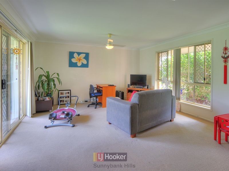 12 Lewis Place, Calamvale QLD 4116