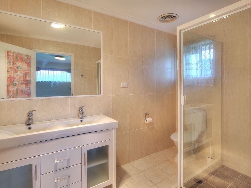 20 Mapleleaf Street, Eight Mile Plains QLD 4113