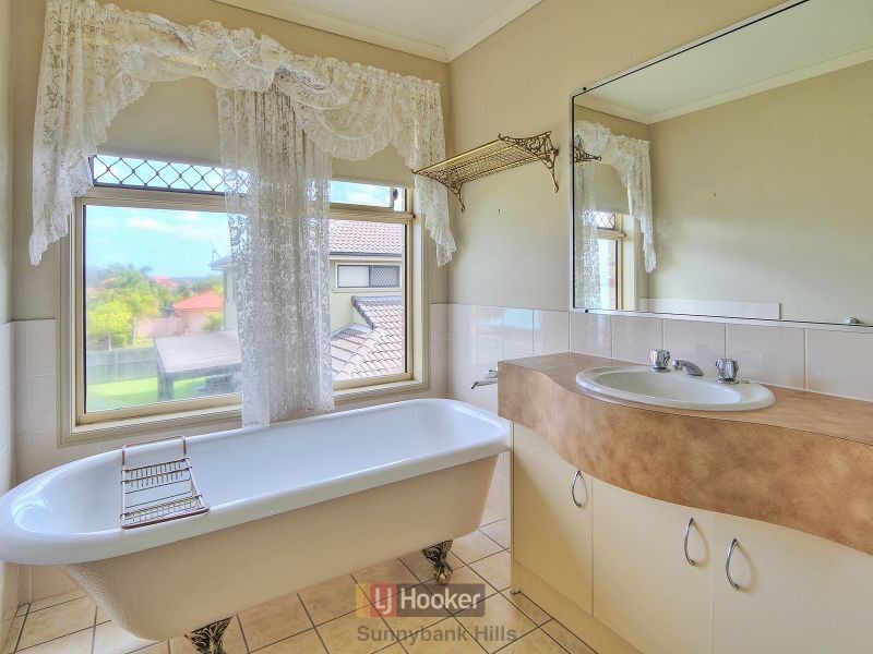 5 Glenna Place, Parkinson QLD 4115