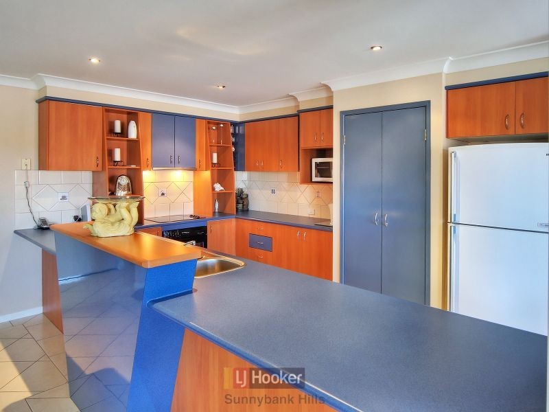 24 Kalbarri Street, Parkinson QLD 4115