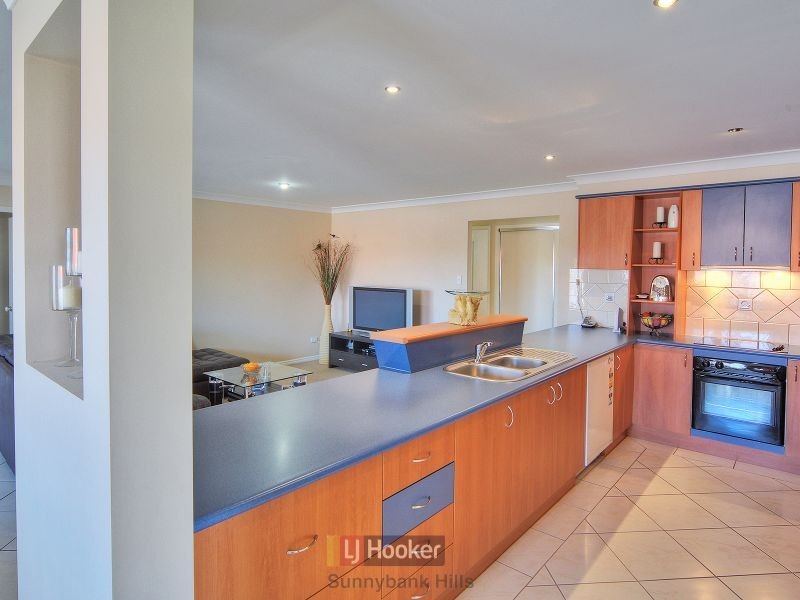 24 Kalbarri Street, Parkinson QLD 4115