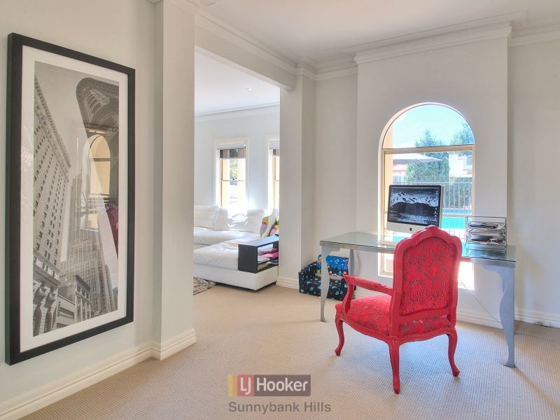 6 Trafalgar Close, Stretton QLD 4116
