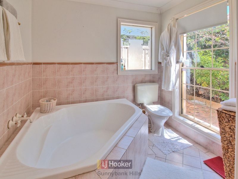 6 Trafalgar Close, Stretton QLD 4116