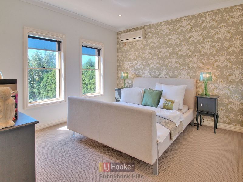 6 Trafalgar Close, Stretton QLD 4116