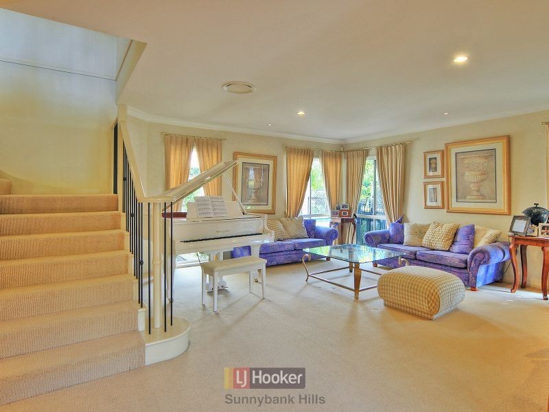 26 Mayfair Place, Stretton QLD 4116