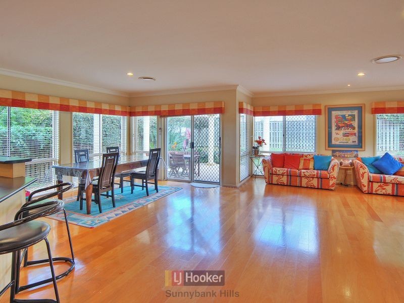 26 Mayfair Place, Stretton QLD 4116