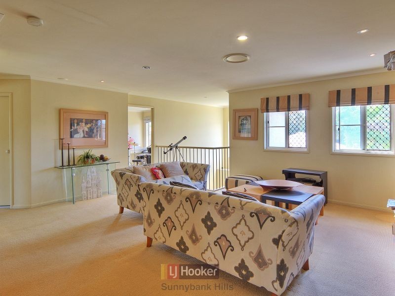 26 Mayfair Place, Stretton QLD 4116