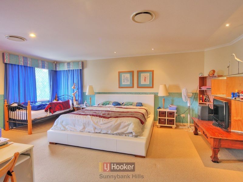 26 Mayfair Place, Stretton QLD 4116