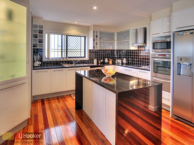 8 Larapinta Circuit, Parkinson QLD 4115