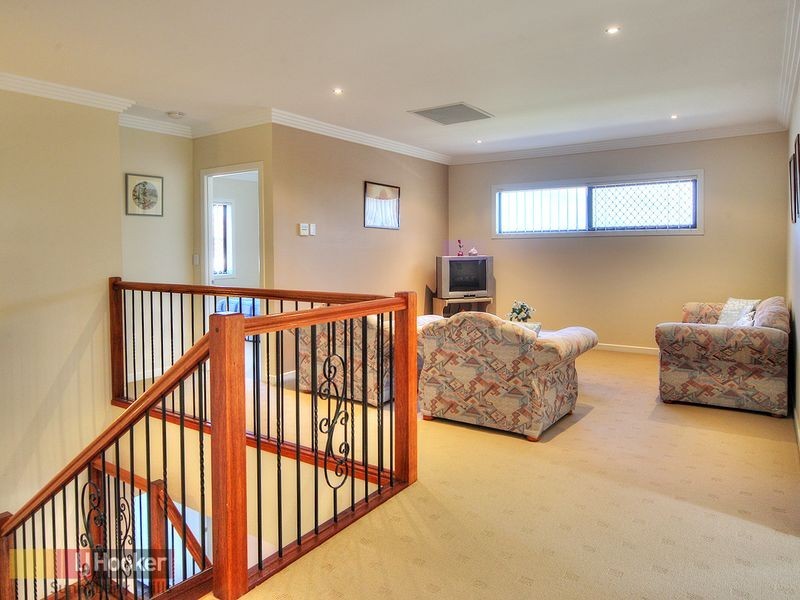 8 Larapinta Circuit, Parkinson QLD 4115