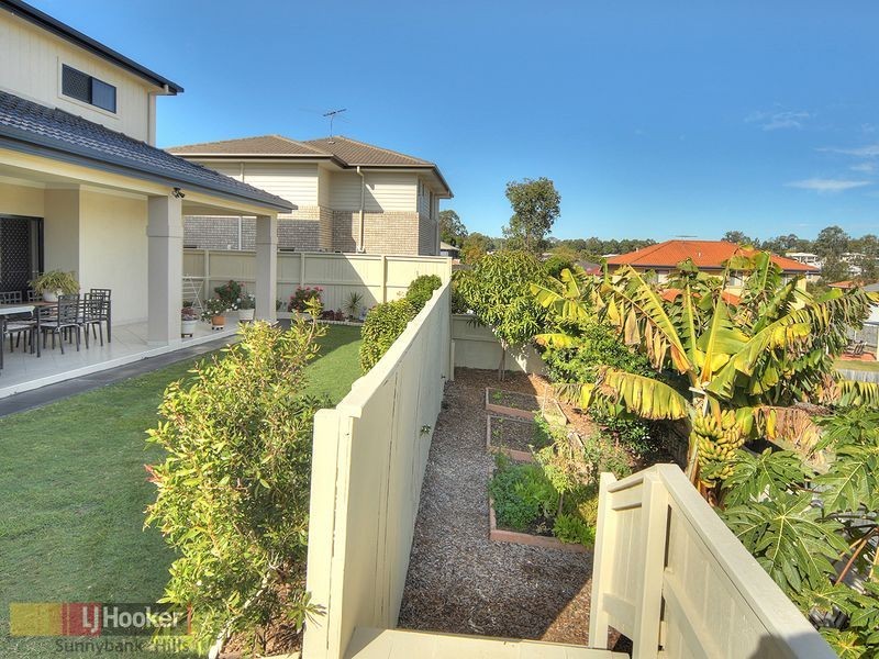 8 Larapinta Circuit, Parkinson QLD 4115