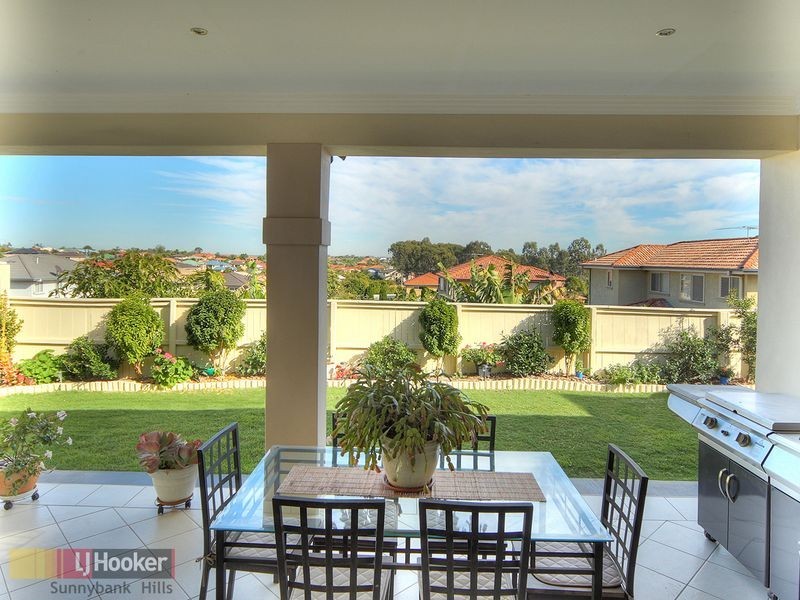 8 Larapinta Circuit, Parkinson QLD 4115