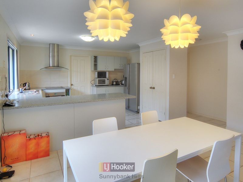 2 Meadowbank Court, Calamvale QLD 4116