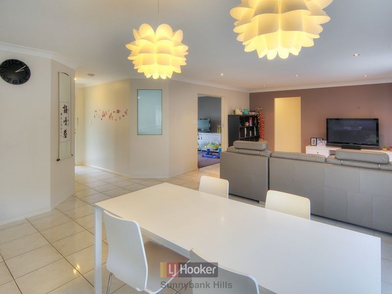 2 Meadowbank Court, Calamvale QLD 4116