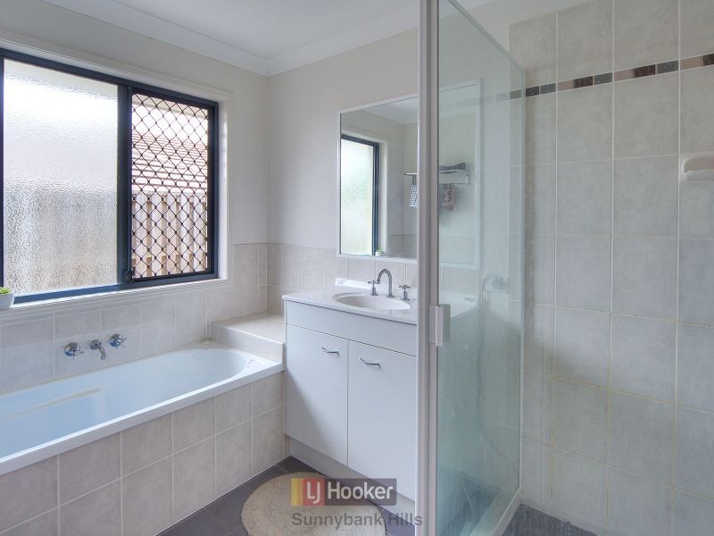 2 Meadowbank Court, Calamvale QLD 4116