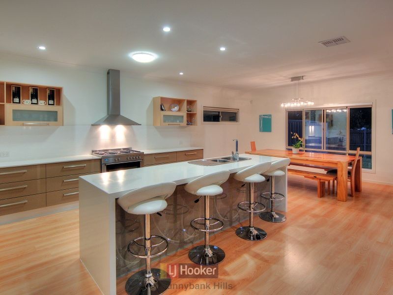 15 Burns Close, Eight Mile Plains QLD 4113