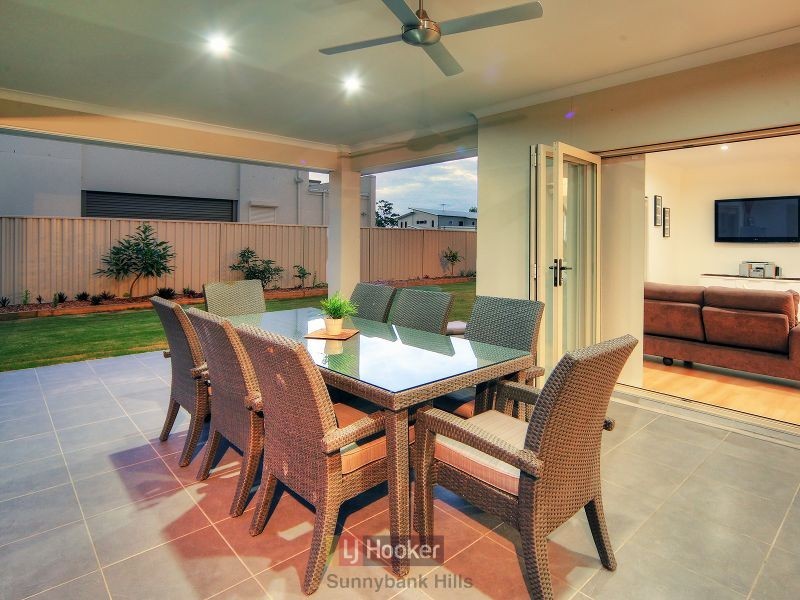 15 Burns Close, Eight Mile Plains QLD 4113