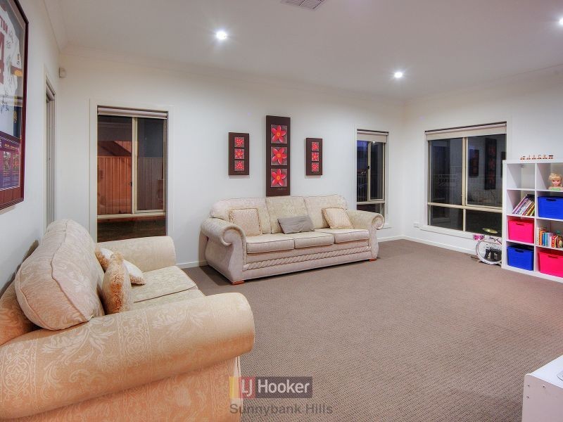 15 Burns Close, Eight Mile Plains QLD 4113