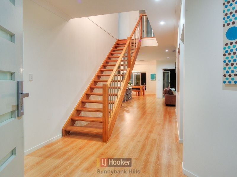 15 Burns Close, Eight Mile Plains QLD 4113