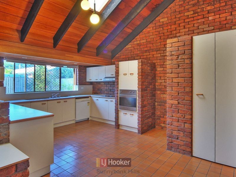 9 Sandrew Street, Robertson QLD 4109