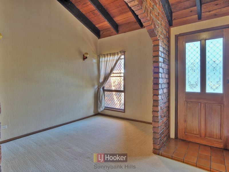 9 Sandrew Street, Robertson QLD 4109