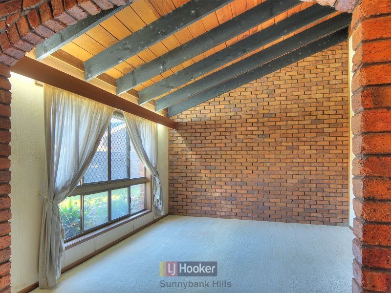 9 Sandrew Street, Robertson QLD 4109