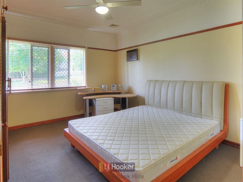 25 Nyleta Street, Coopers Plains QLD 4108