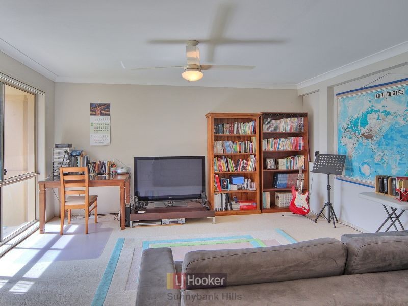 10 Regal Place, Eight Mile Plains QLD 4113