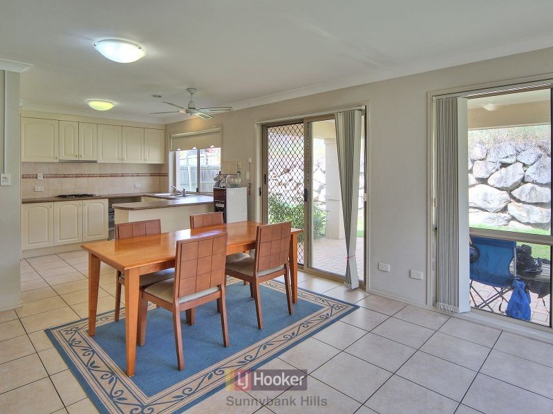 10 Regal Place, Eight Mile Plains QLD 4113